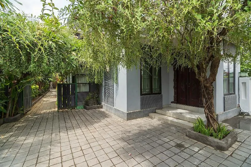 **  Oyo 1406 I Love Grass Hotel Denpasar  Indonesia